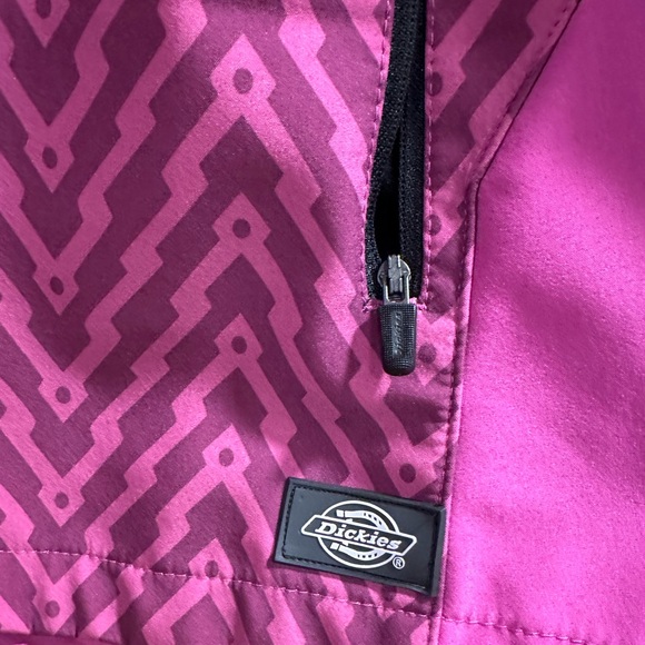 Dickies Performance Soft Shell Zip Up Hooded Magenta Chevron Waterproof Jacket L - Picture 3 of 7